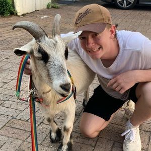 Meet your Posher, Tate